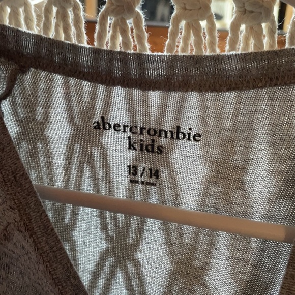 Abercrombie knot long sleeve - Picture 3 of 3